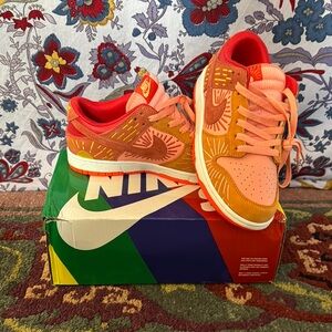 Nike Colorful Low-Top Sneakers